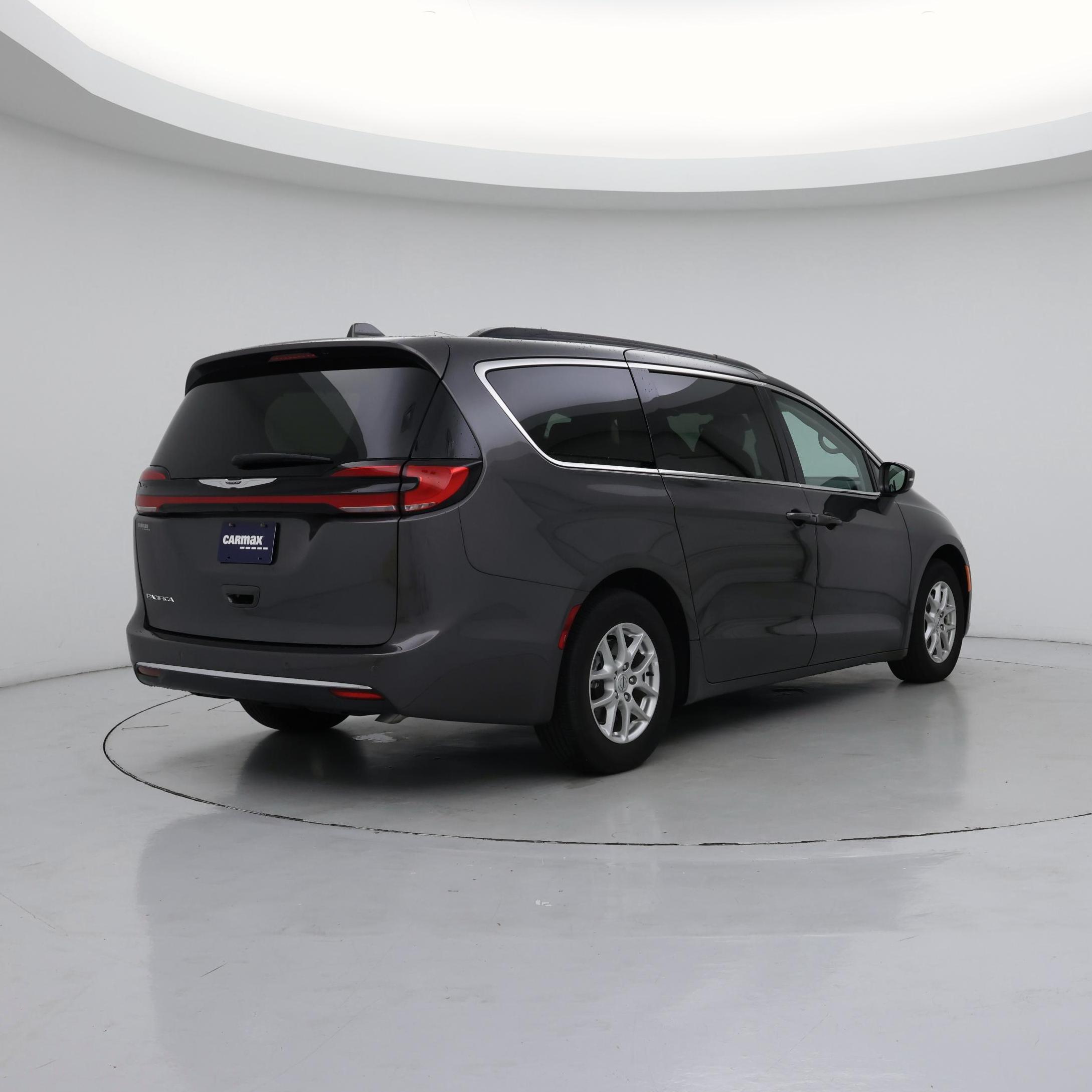 Thumbnail: 2022 Chrysler Pacifica - 8