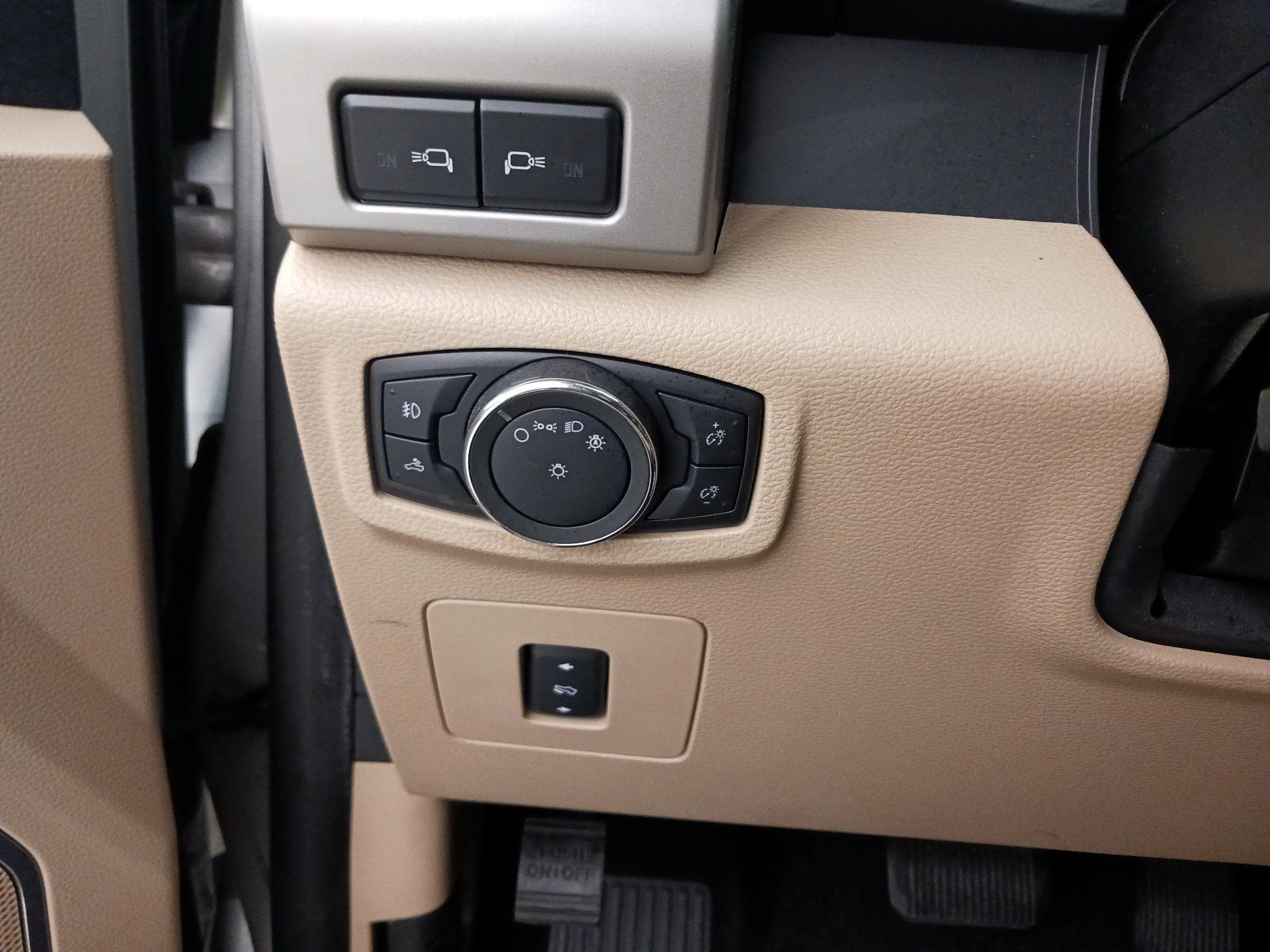 Thumbnail: 2017 Ford F-150 - 11