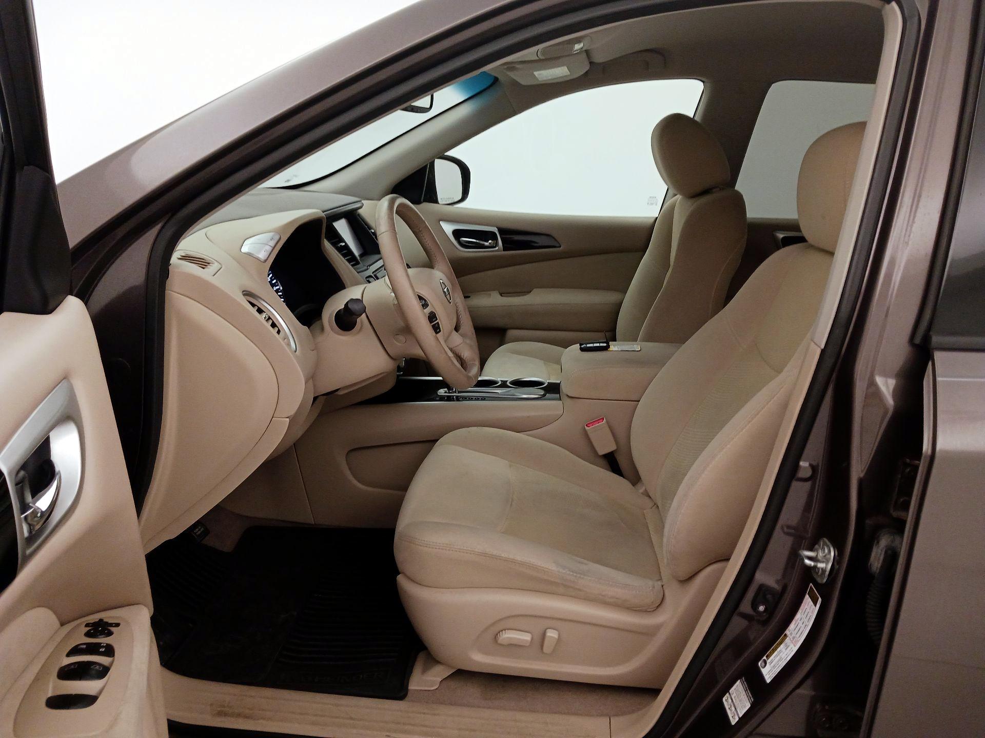 Thumbnail: 2015 Nissan Pathfinder - 11