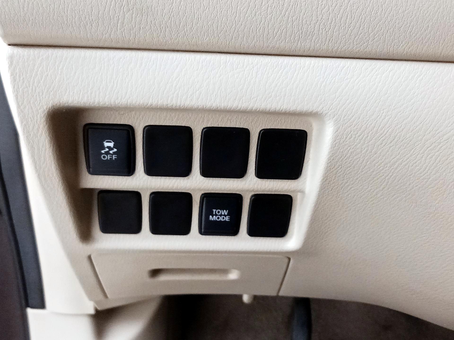 Thumbnail: 2015 Nissan Pathfinder - 13