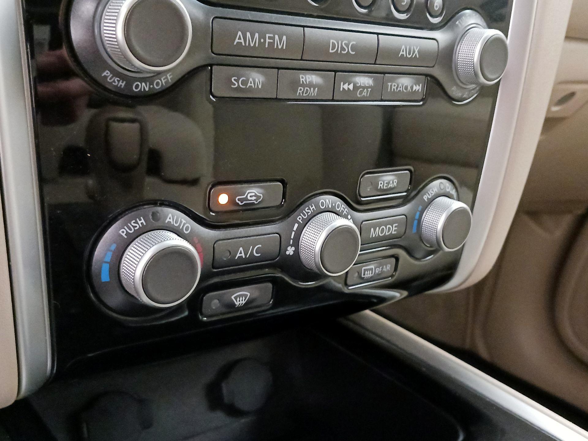 Thumbnail: 2015 Nissan Pathfinder - 16