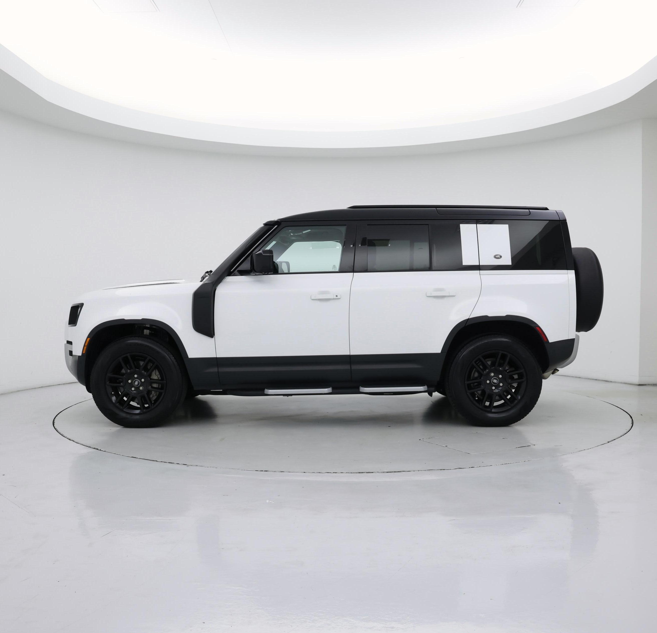 Thumbnail: 2023 Land Rover Defender - 3