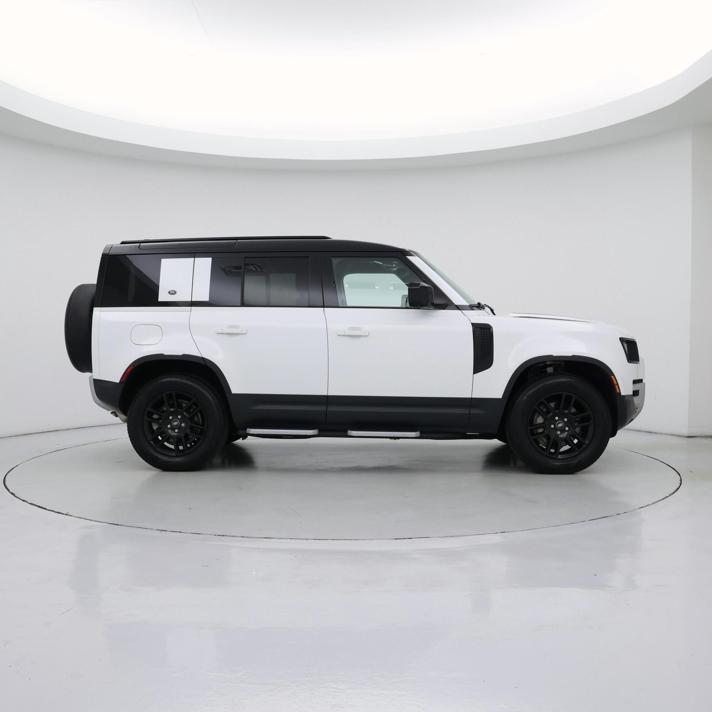 Thumbnail: 2023 Land Rover Defender - 7