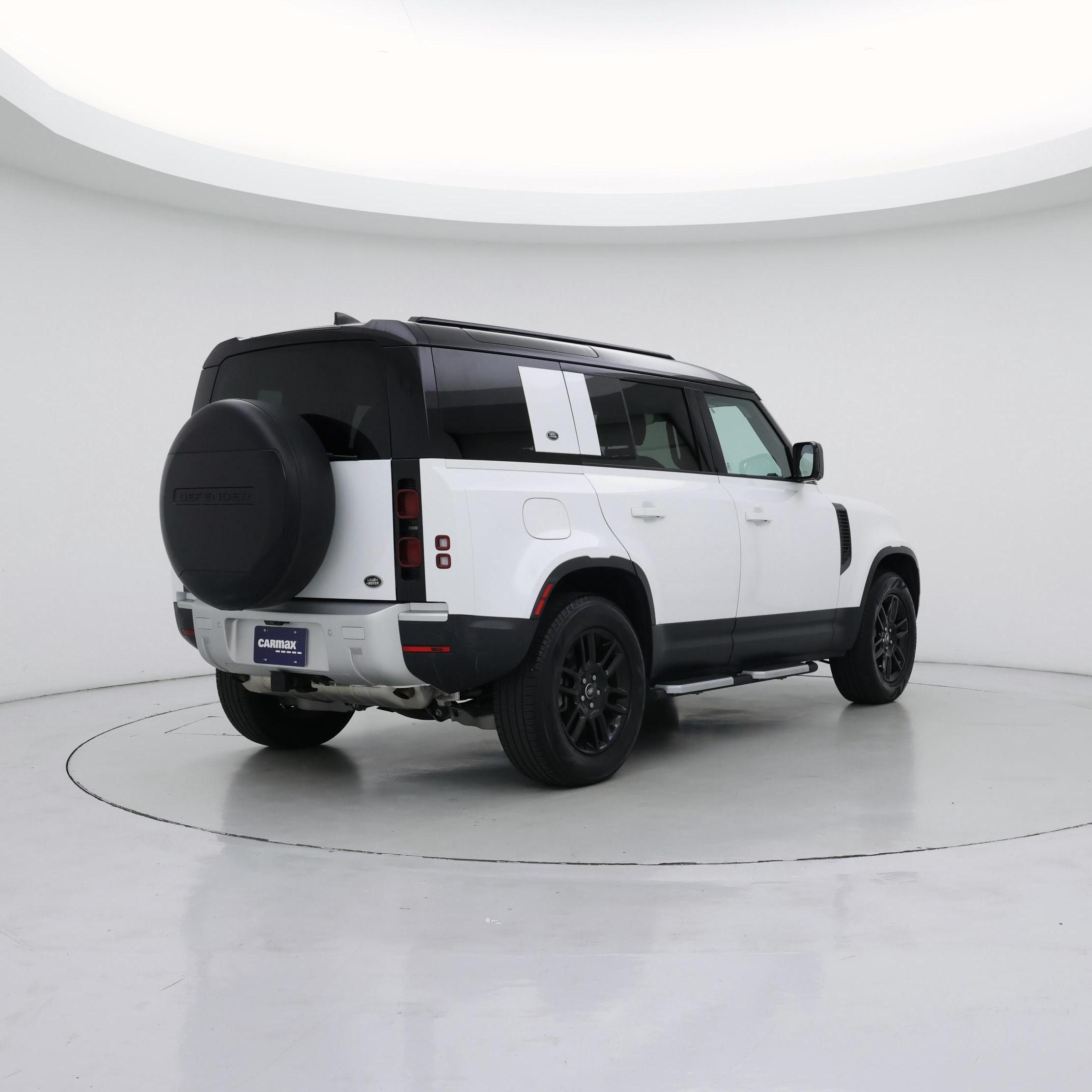 Thumbnail: 2023 Land Rover Defender - 8