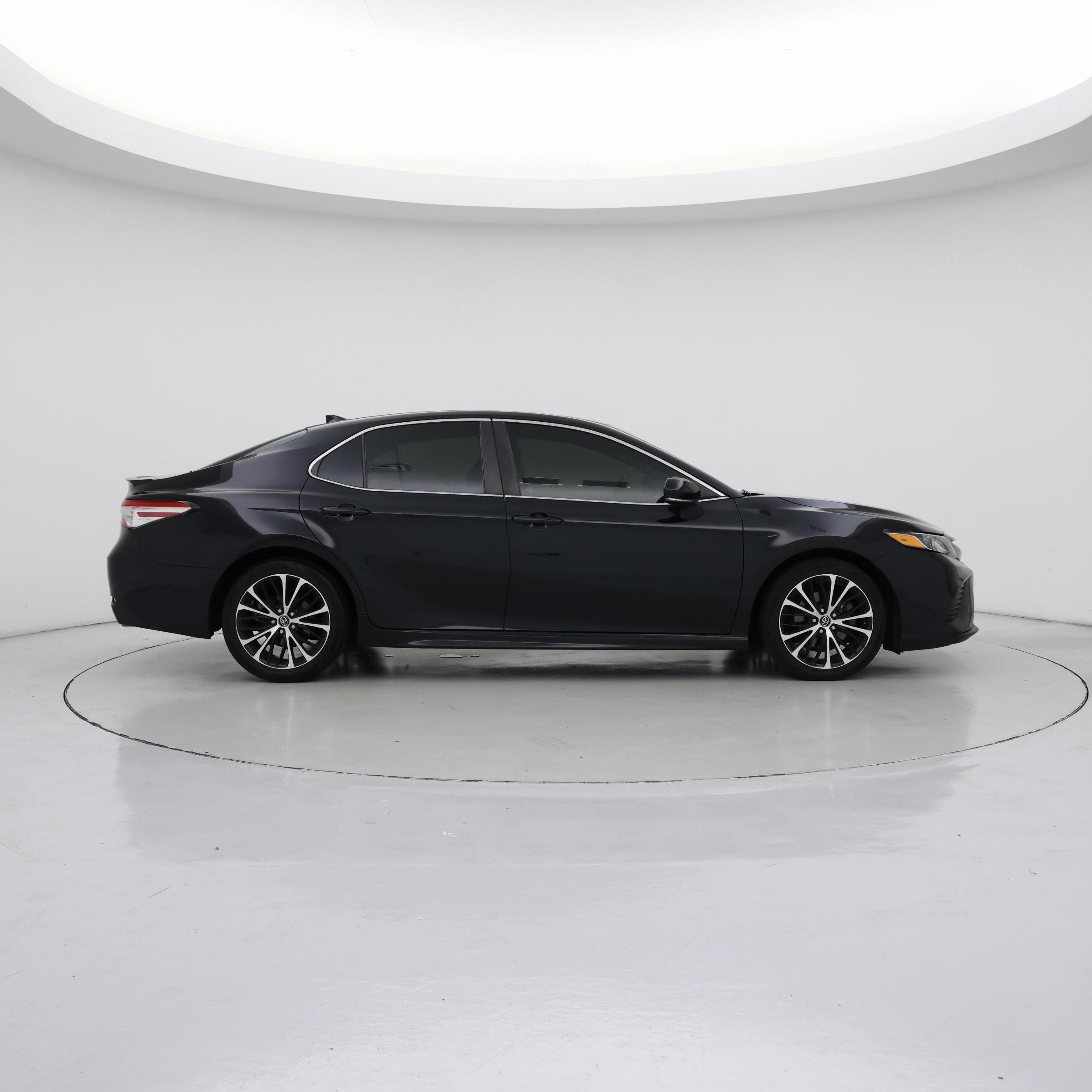 Thumbnail: 2020 Toyota Camry - 7