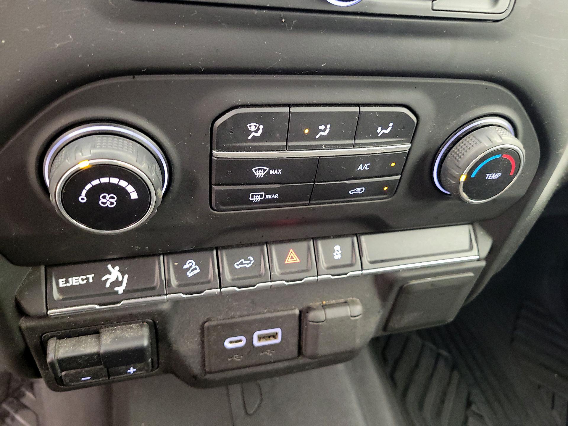 Thumbnail: 2021 Chevrolet Silverado 1500 - 14