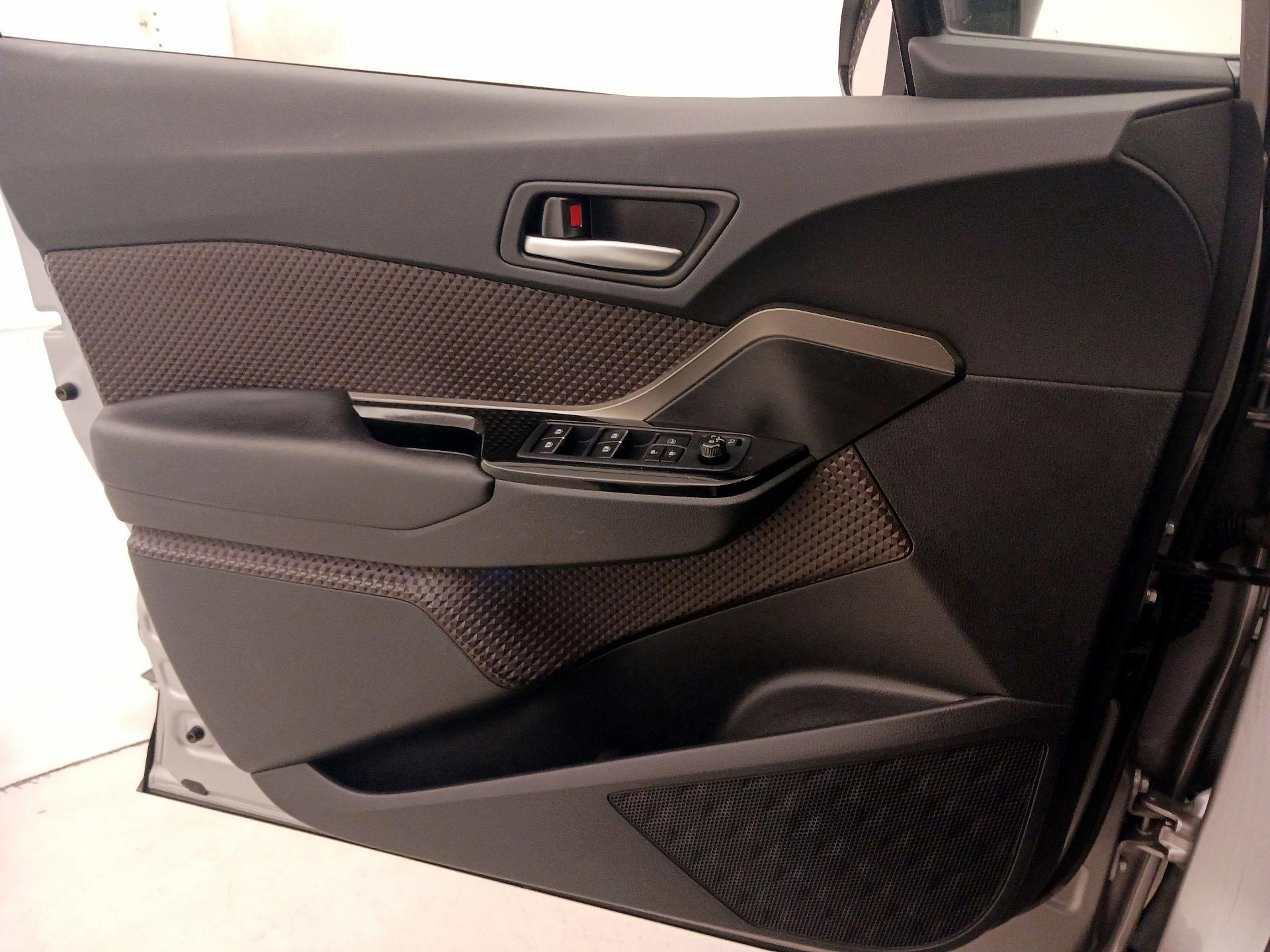 Thumbnail: 2019 Toyota C-HR - 12