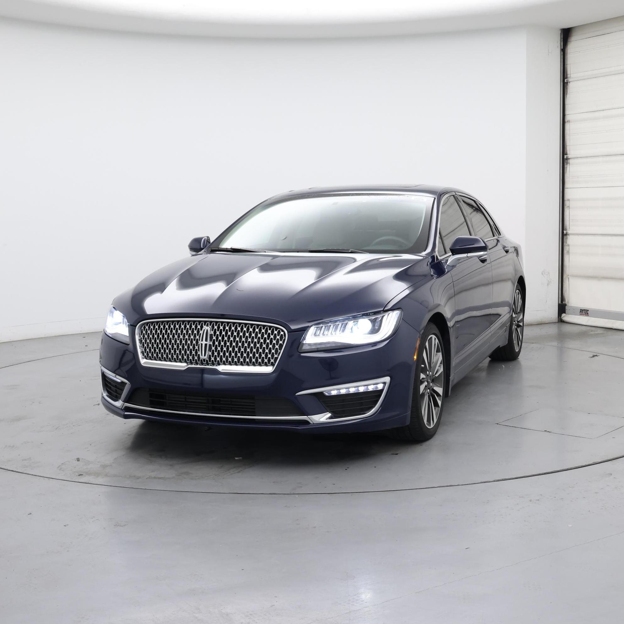 Thumbnail: 2018 Lincoln MKZ - 4