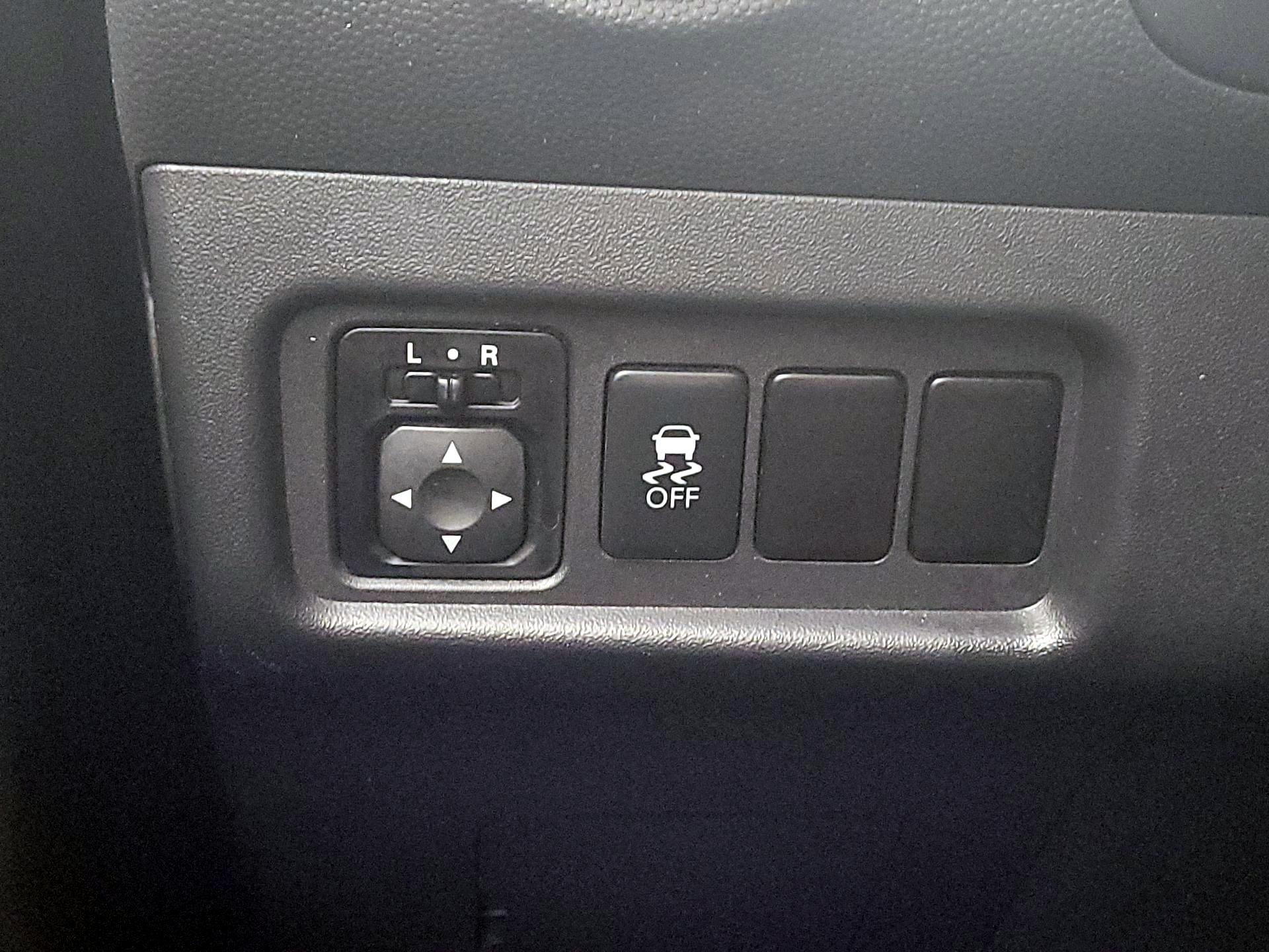 Thumbnail: 2018 Mitsubishi Mirage G4 - 13