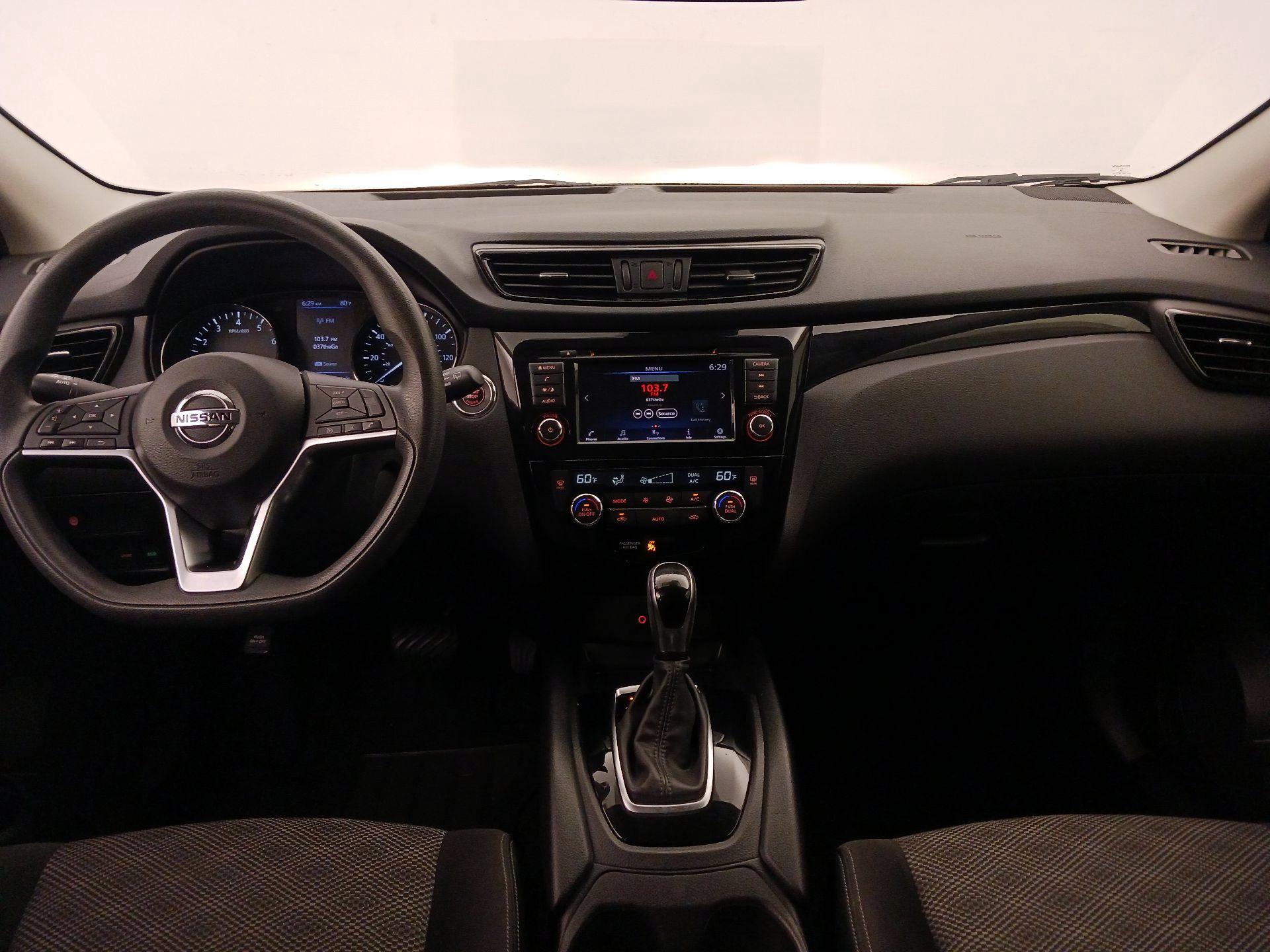 Thumbnail: 2020 Nissan Rogue Sport - 9