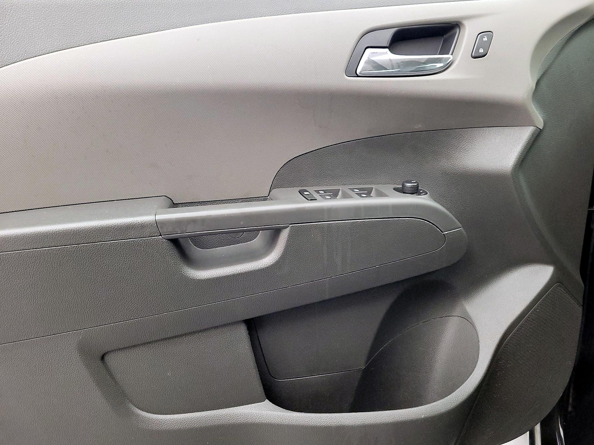 Thumbnail: 2015 Chevrolet Sonic - 12