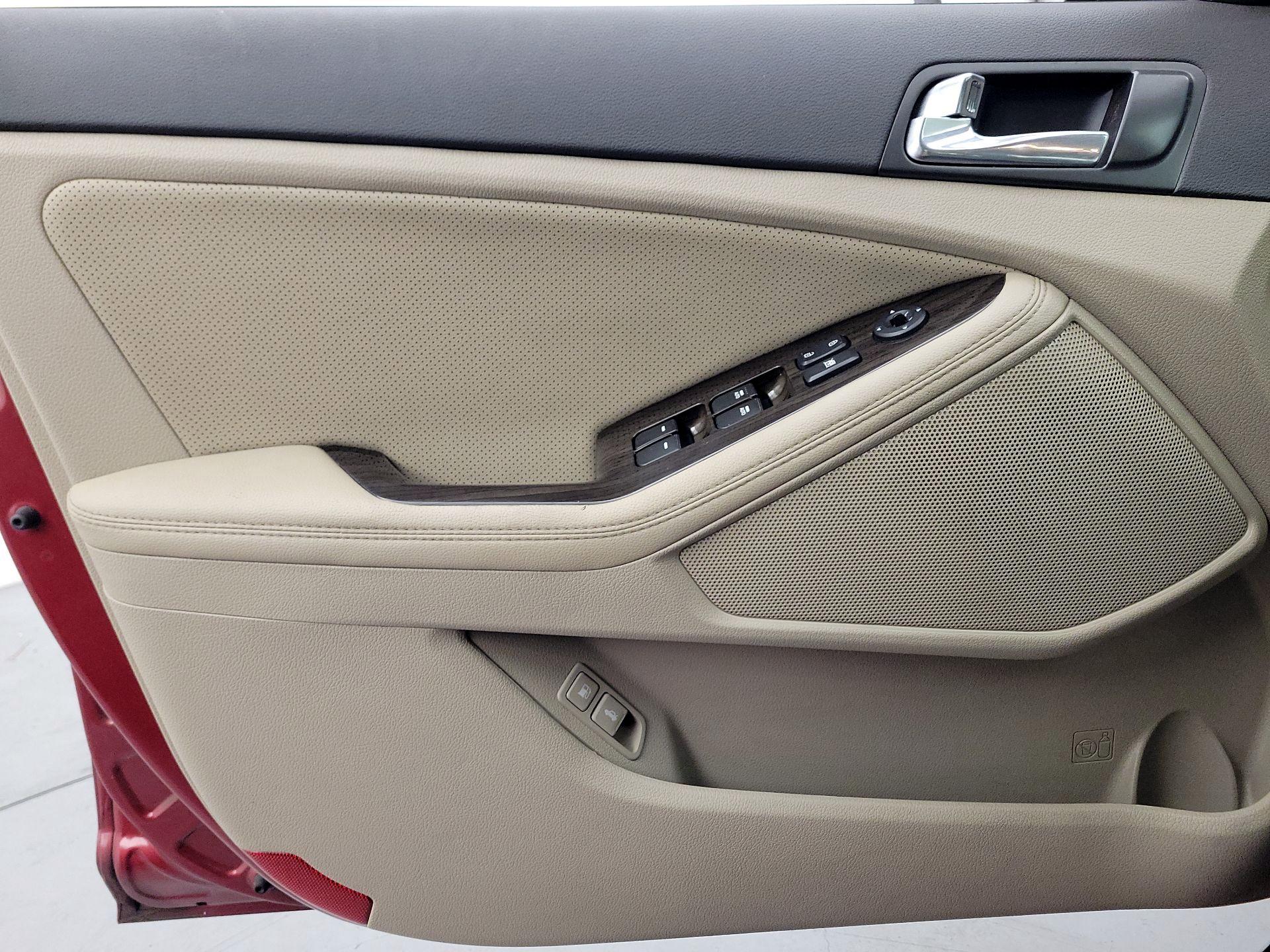 Thumbnail: 2014 Kia Optima - 12