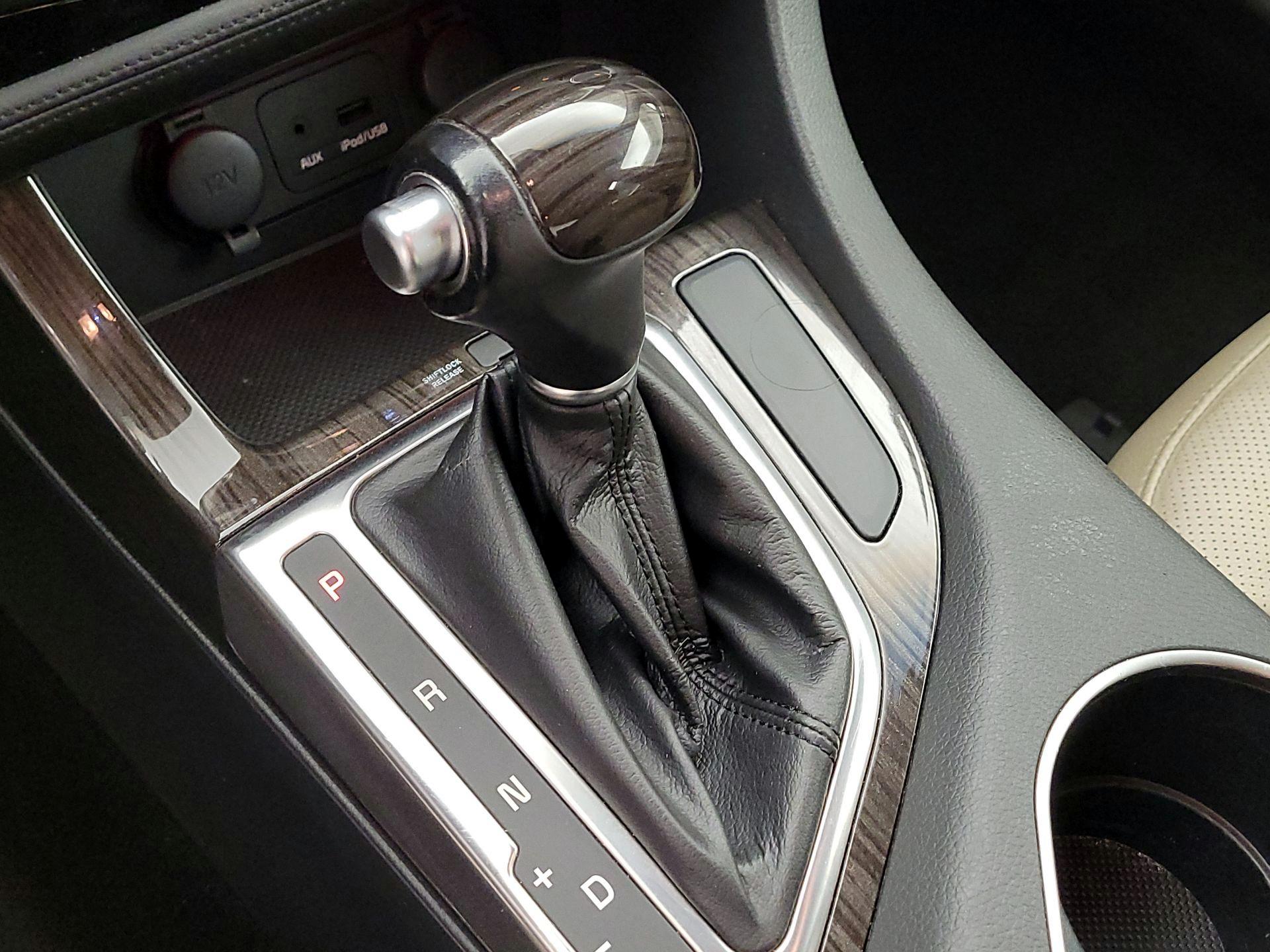 Thumbnail: 2014 Kia Optima - 16