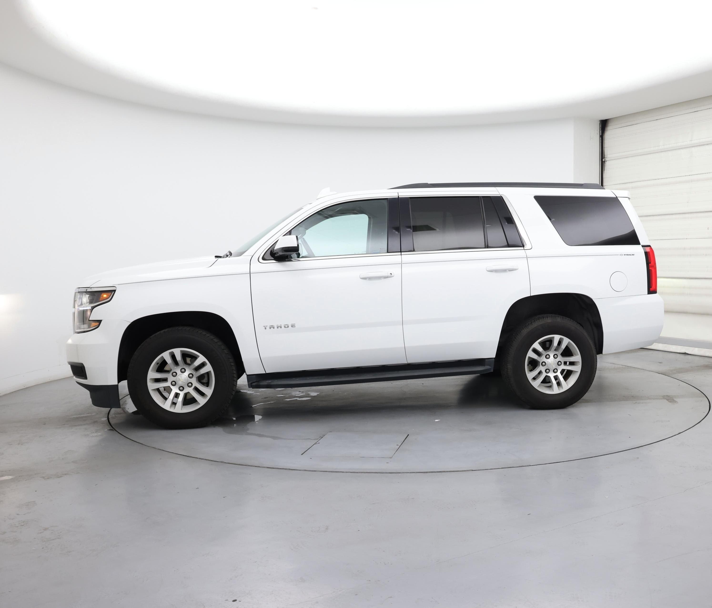 Thumbnail: 2019 Chevrolet Tahoe - 3