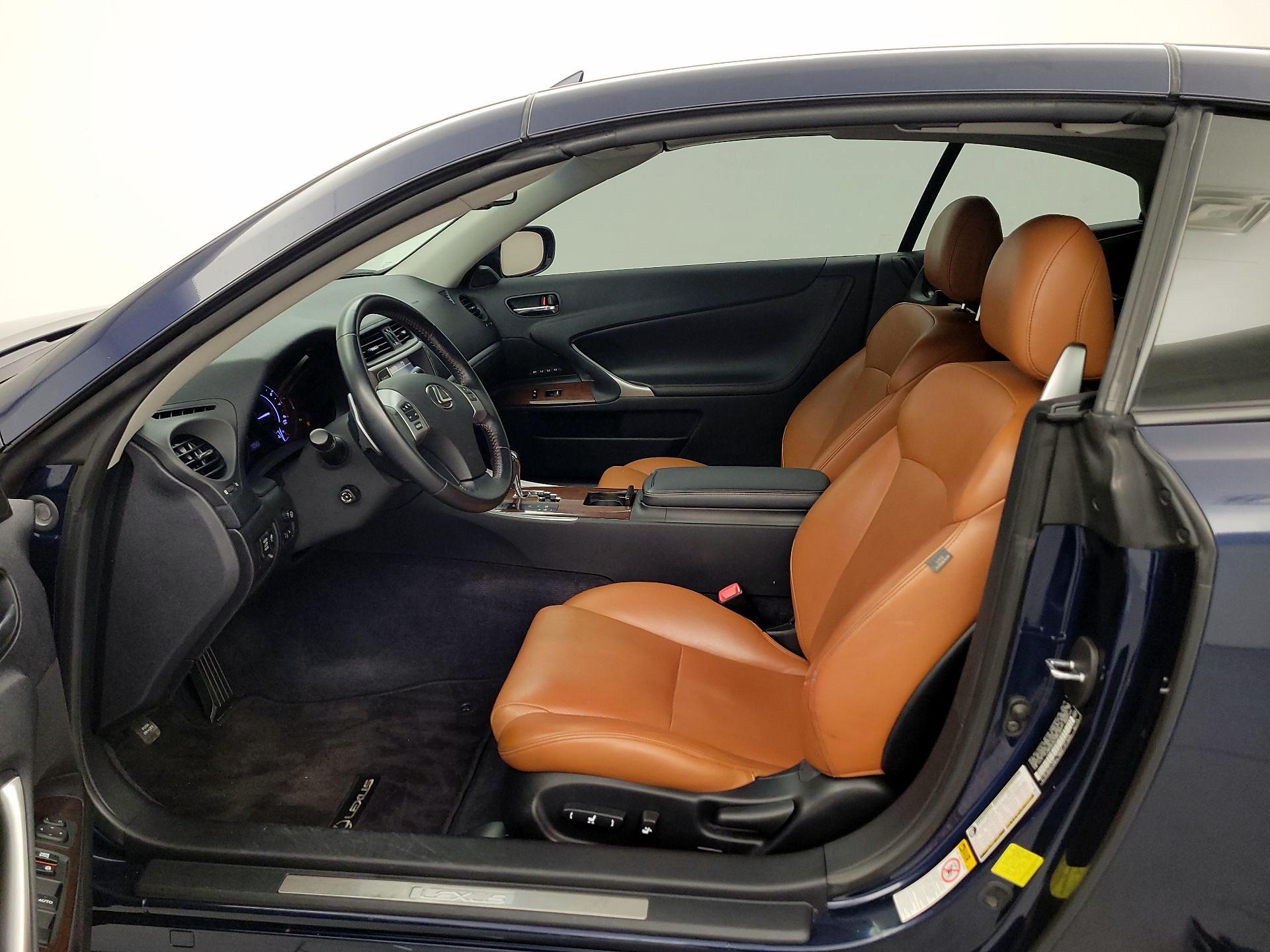 Thumbnail: 2015 Lexus IS - 11