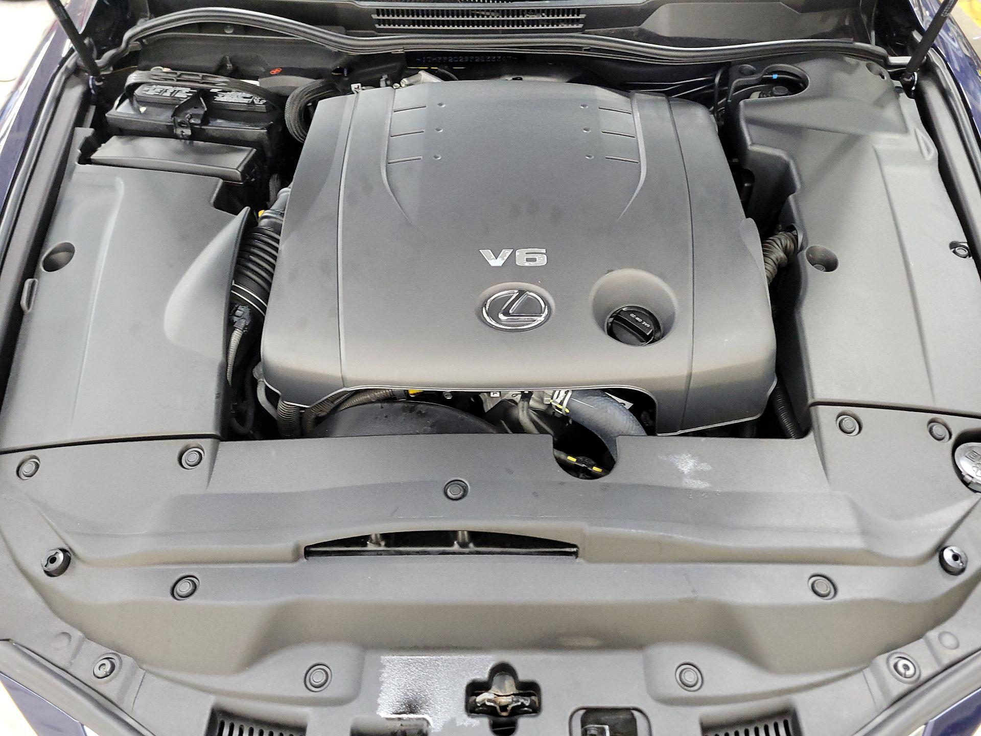 Thumbnail: 2015 Lexus IS - 20
