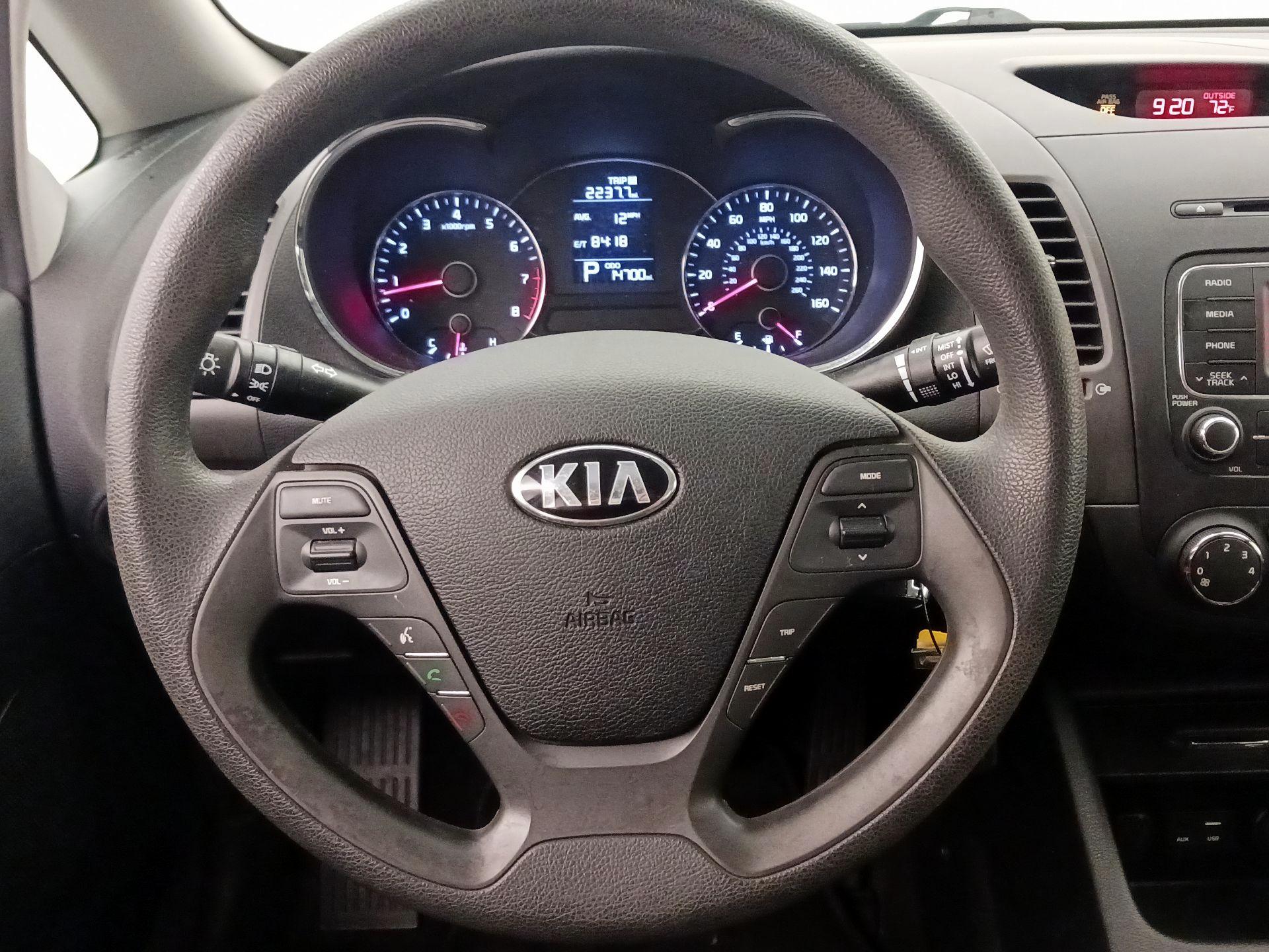 Thumbnail: 2016 Kia Forte - 10