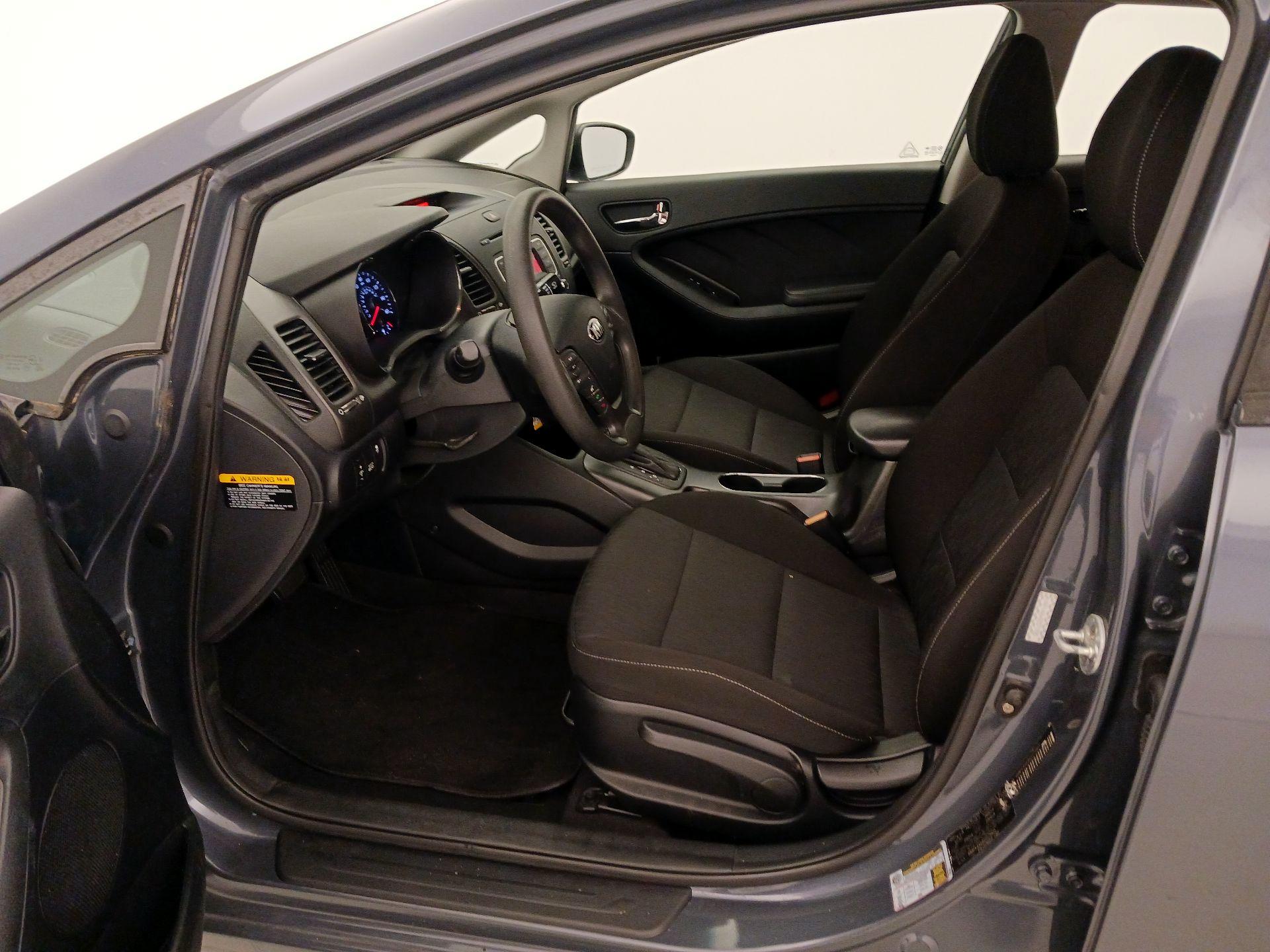 Thumbnail: 2016 Kia Forte - 11