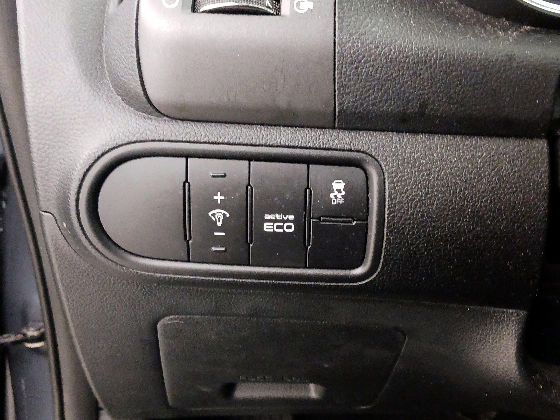 Thumbnail: 2016 Kia Forte - 13