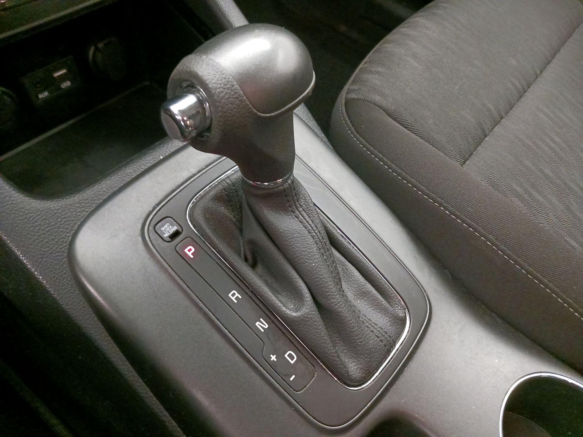 Thumbnail: 2016 Kia Forte - 16