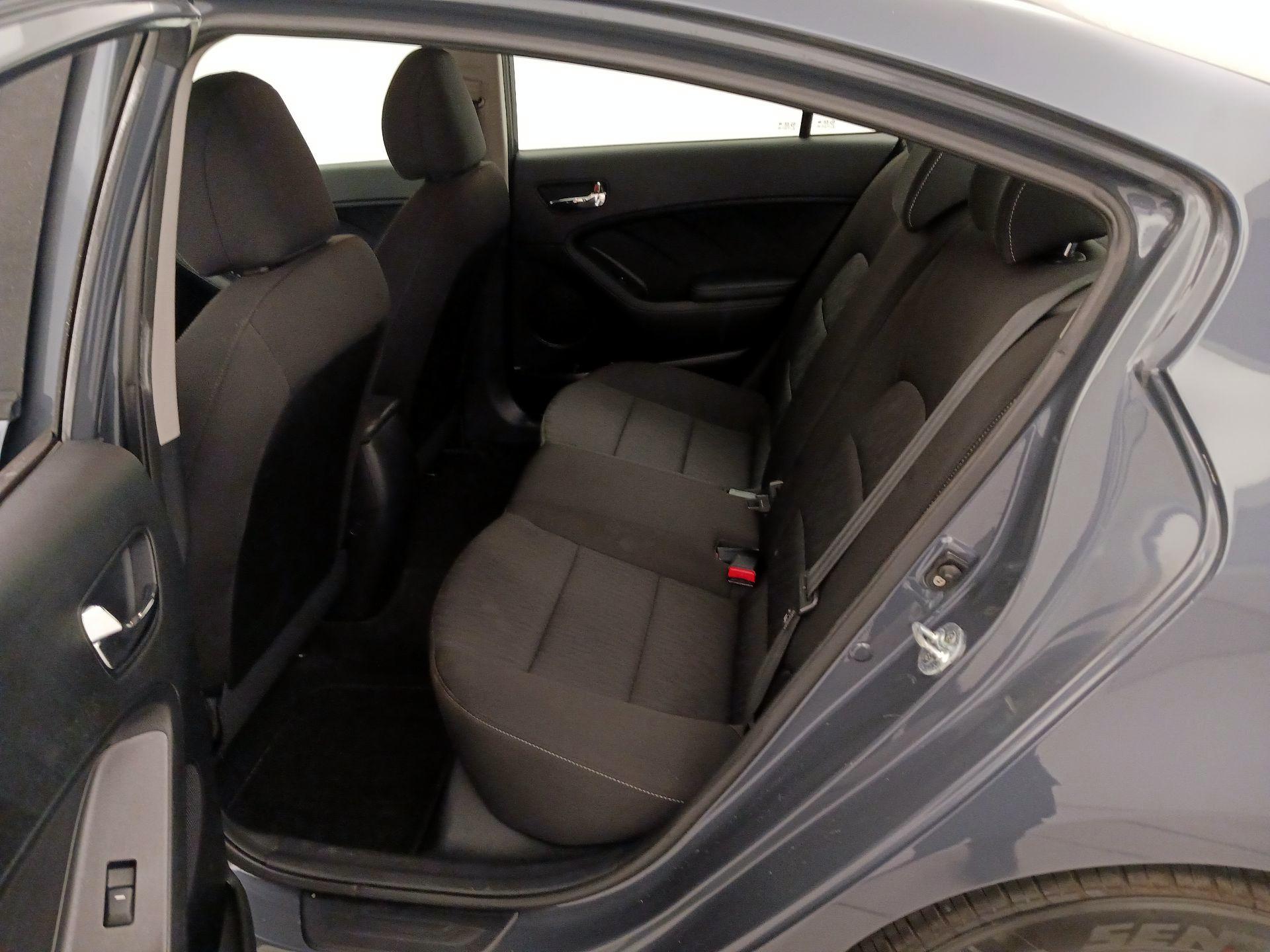 Thumbnail: 2016 Kia Forte - 18