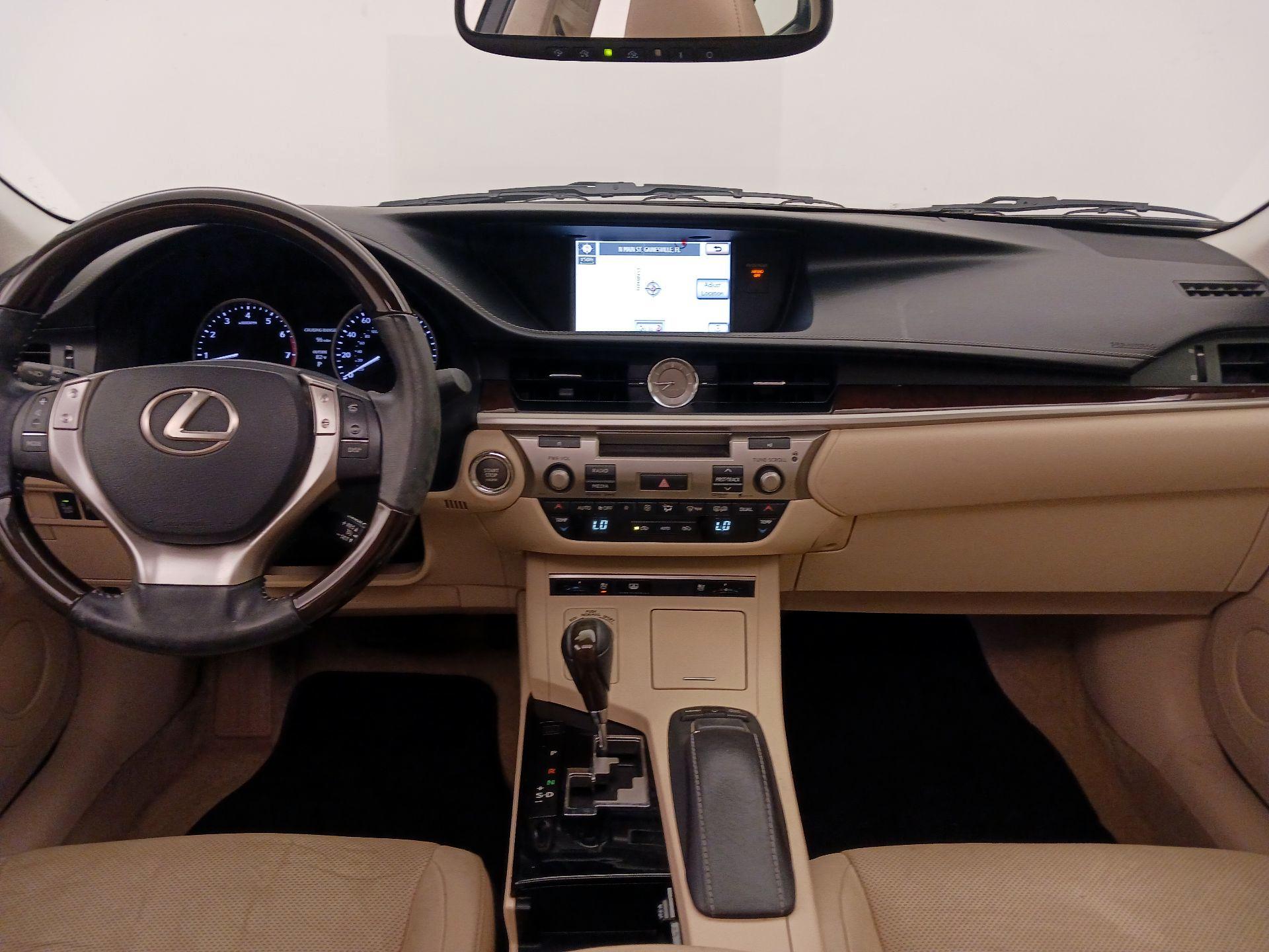 Thumbnail: 2014 Lexus ES - 9