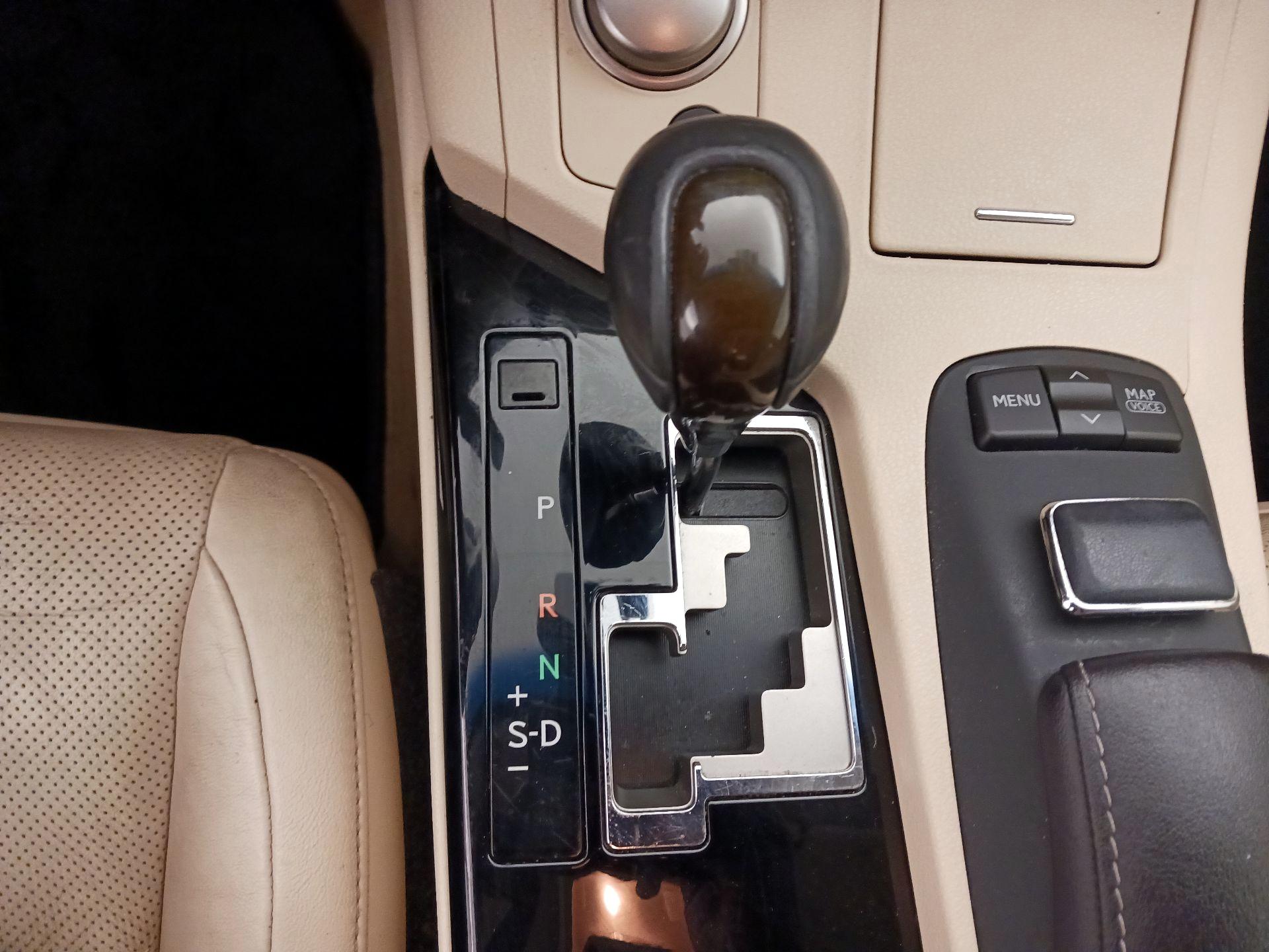 Thumbnail: 2014 Lexus ES - 18