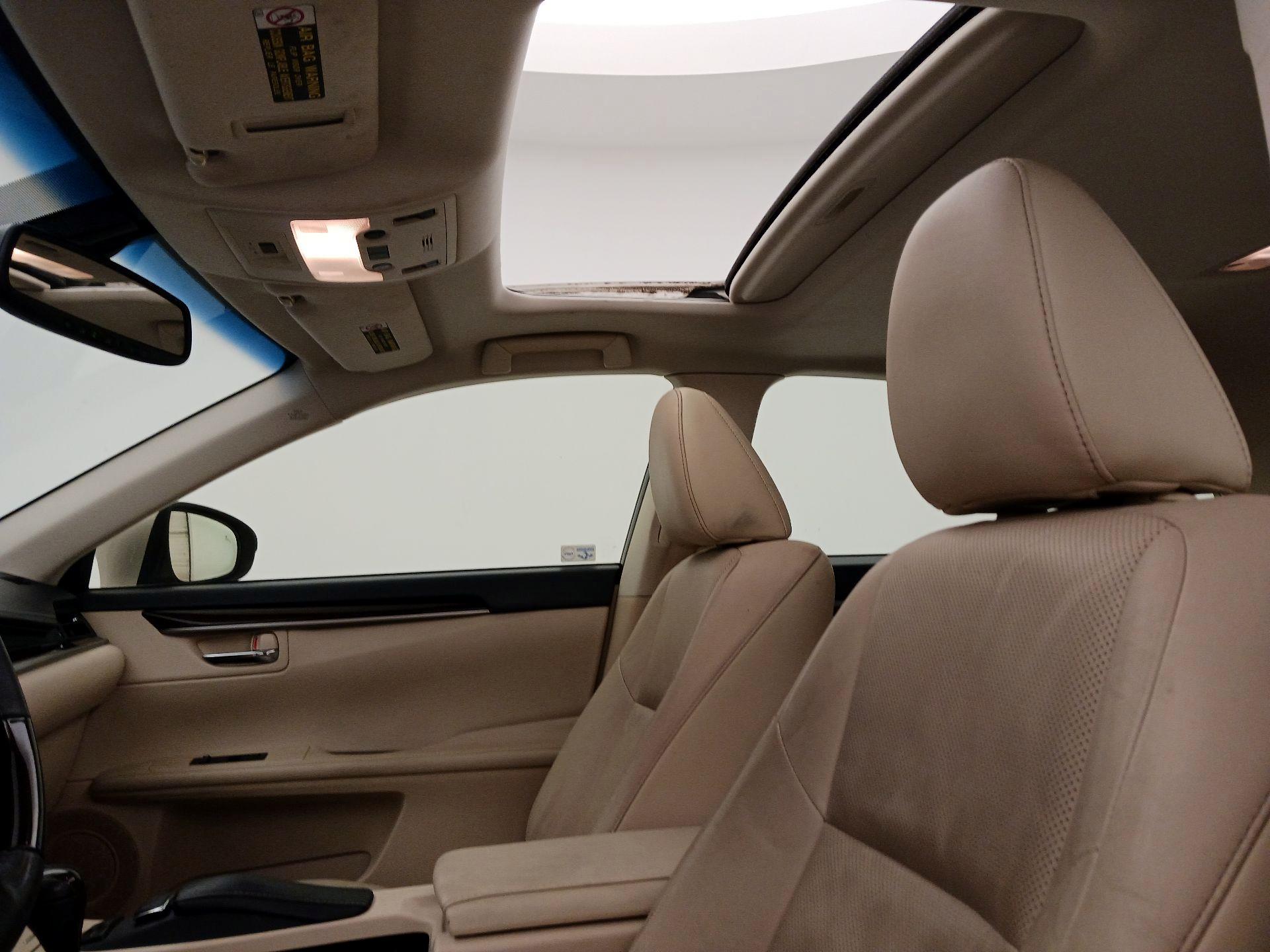 Thumbnail: 2014 Lexus ES - 20