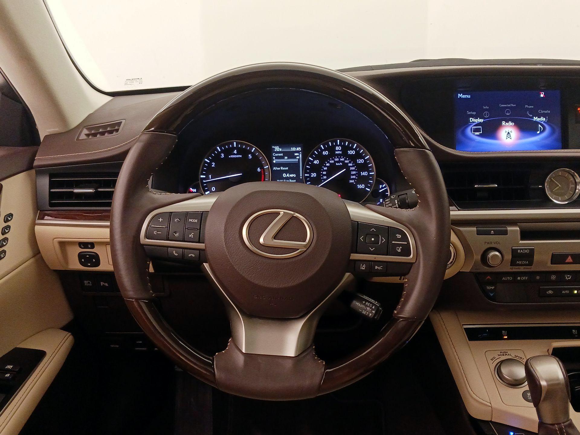 Thumbnail: 2018 Lexus ES - 10