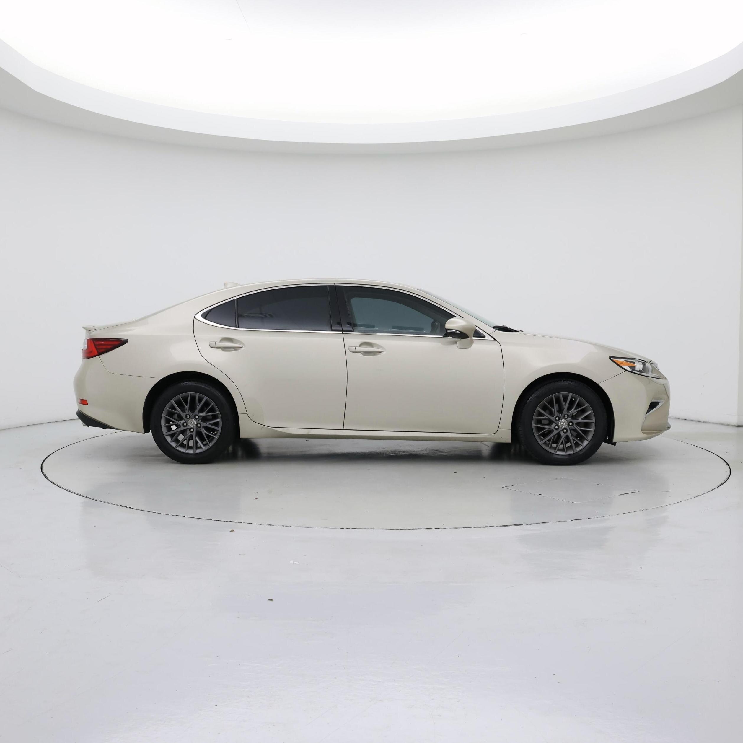 Thumbnail: 2018 Lexus ES - 7