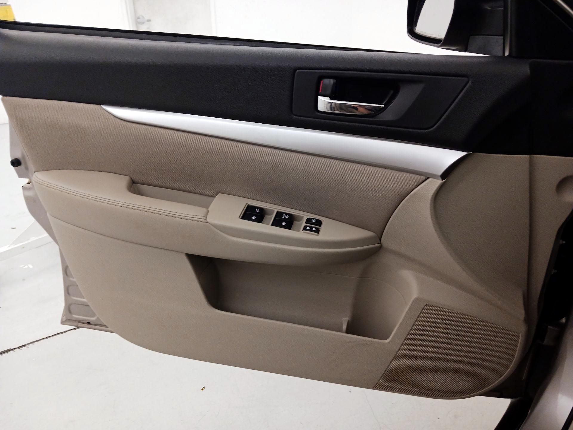 Thumbnail: 2014 Subaru Outback - 12