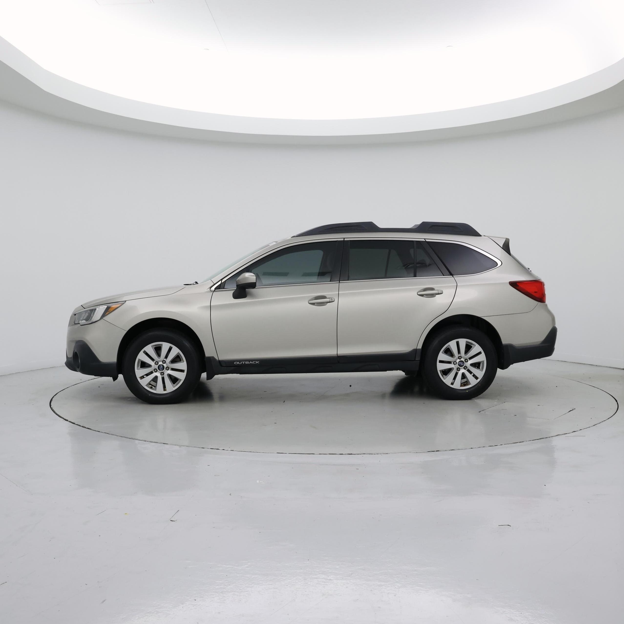 Thumbnail: 2018 Subaru Outback - 3