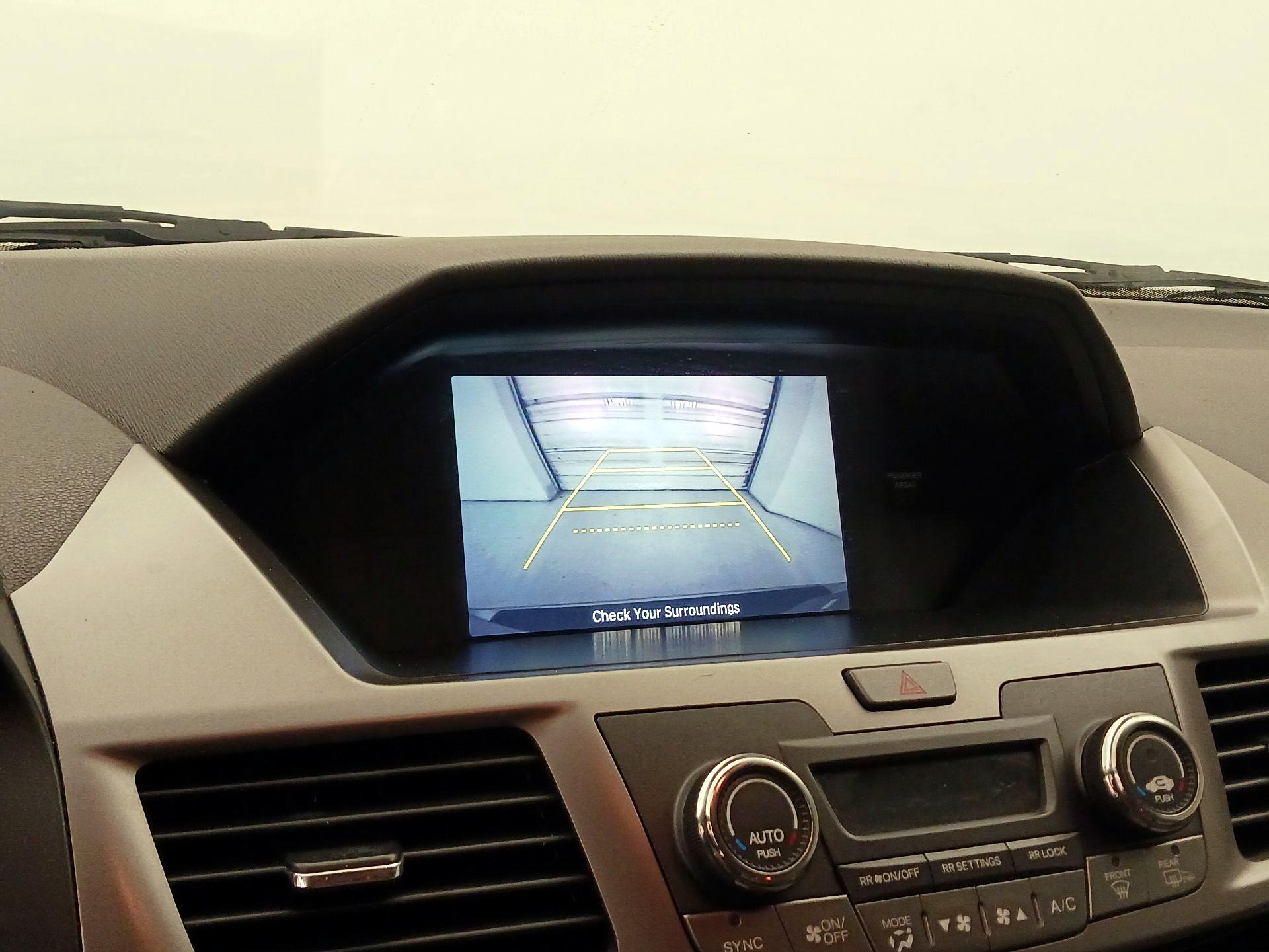 Thumbnail: 2016 Honda Odyssey - 14