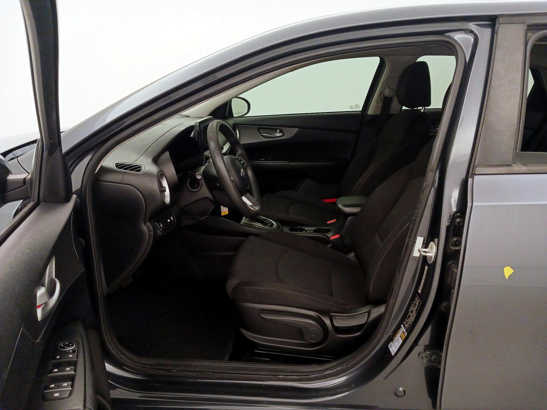 Thumbnail: 2019 Kia Forte - 11
