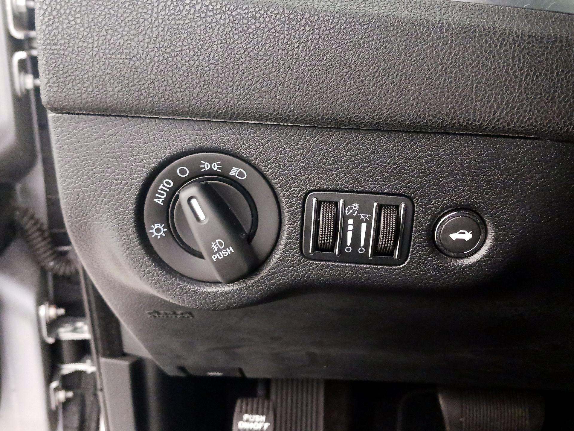Thumbnail: 2014 Chrysler 300 - 13