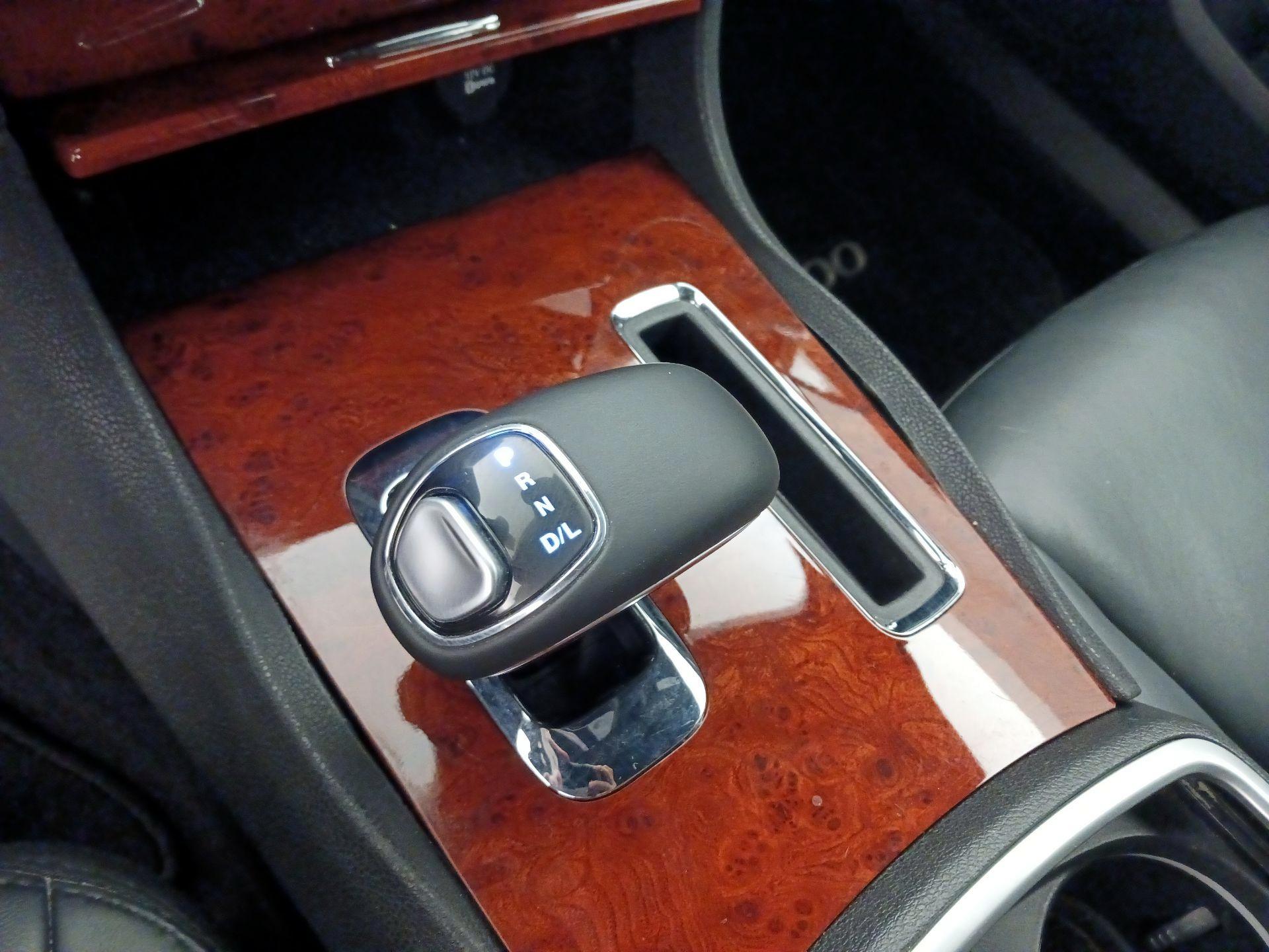 Thumbnail: 2014 Chrysler 300 - 18
