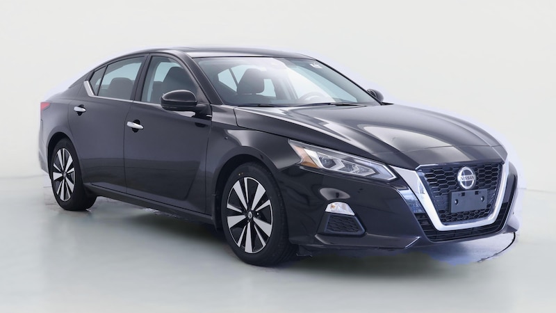 2022 Nissan Altima SV Hero Image