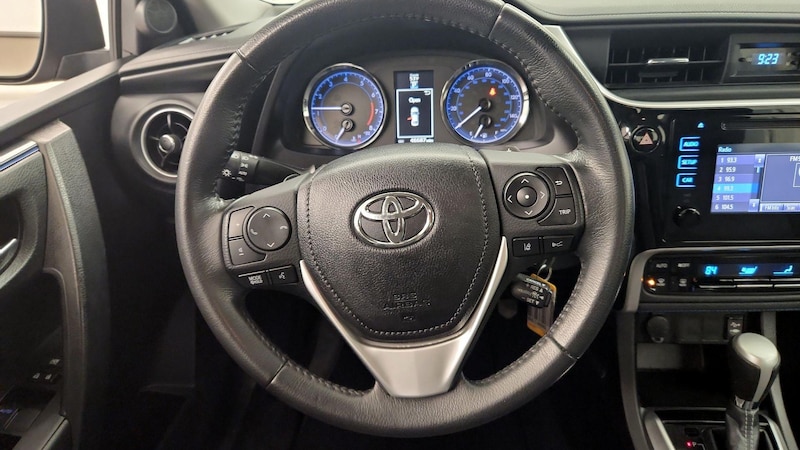 2019 Toyota Corolla SE 10