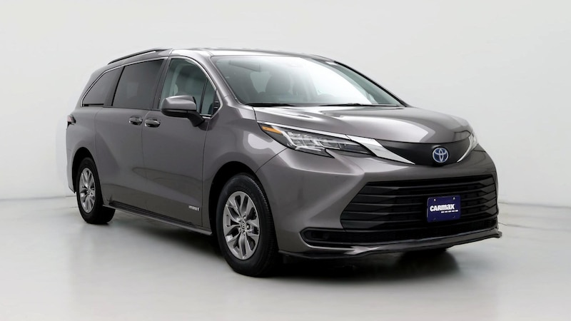 2021 Toyota Sienna LE Hero Image