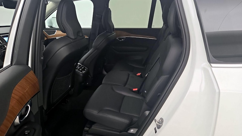 2024 Volvo XC90 B5 Plus 23