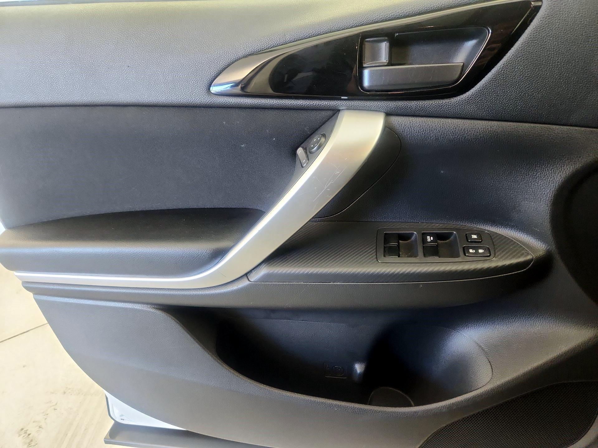 Thumbnail: 2019 Mitsubishi Eclipse Cross - 12