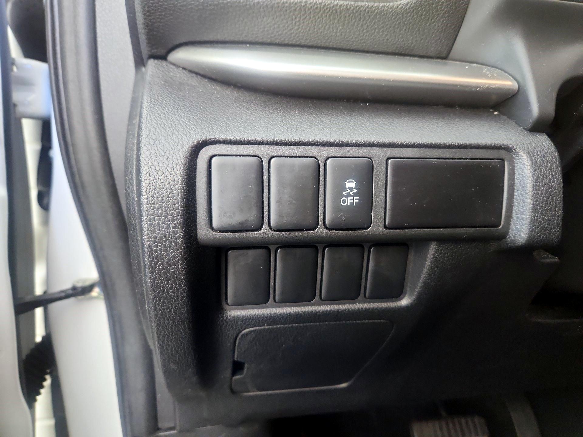 Thumbnail: 2019 Mitsubishi Eclipse Cross - 13