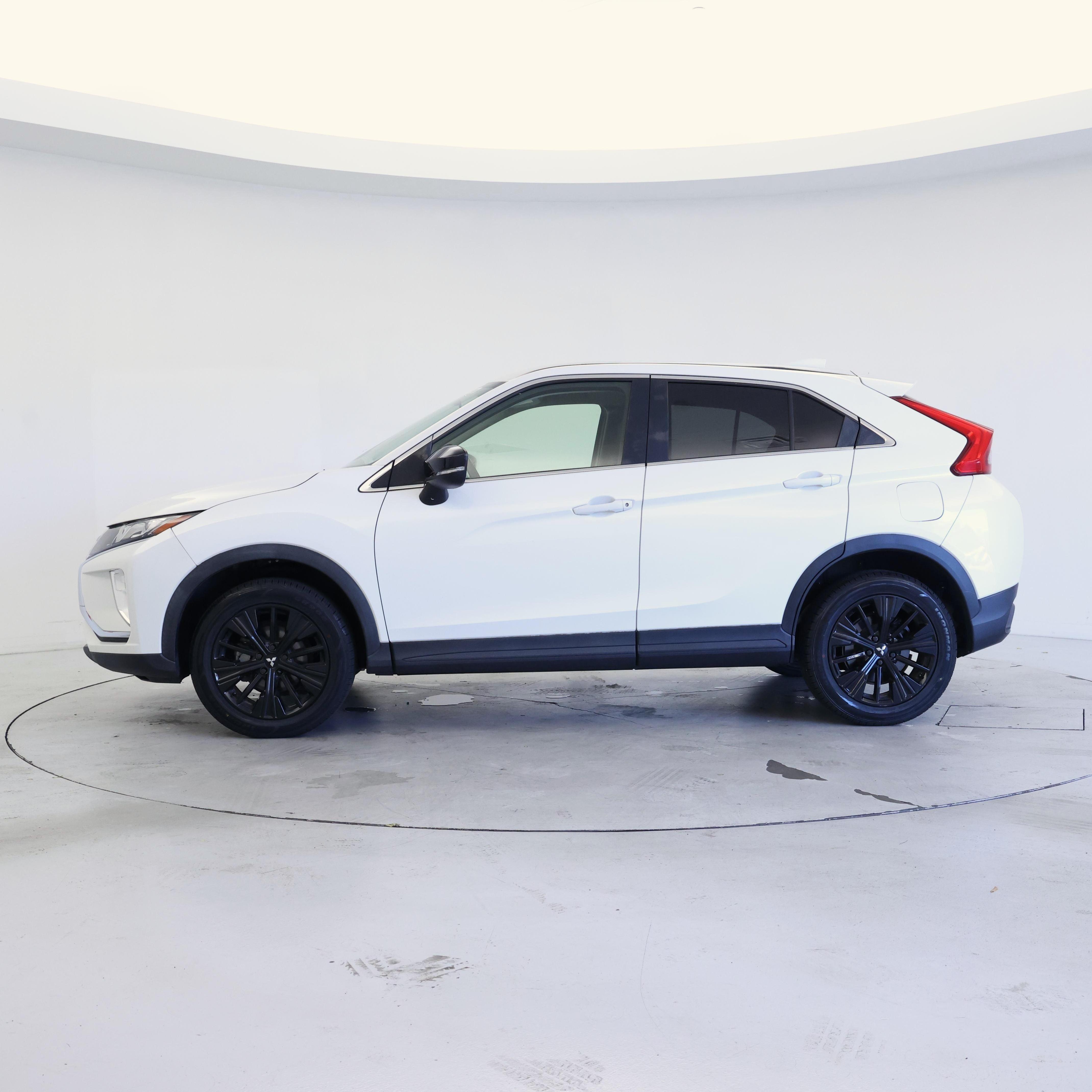 Thumbnail: 2019 Mitsubishi Eclipse Cross - 3