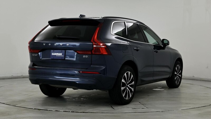 2023 Volvo XC60 B5 Core 8