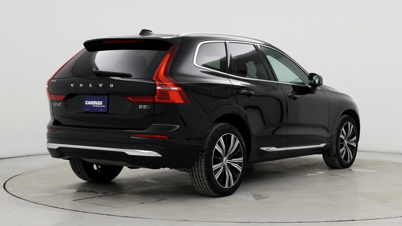 2023 Volvo XC60 B5 Plus 8