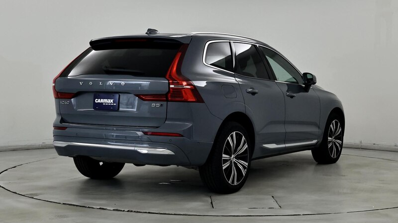 2023 Volvo XC60 B5 Plus 8