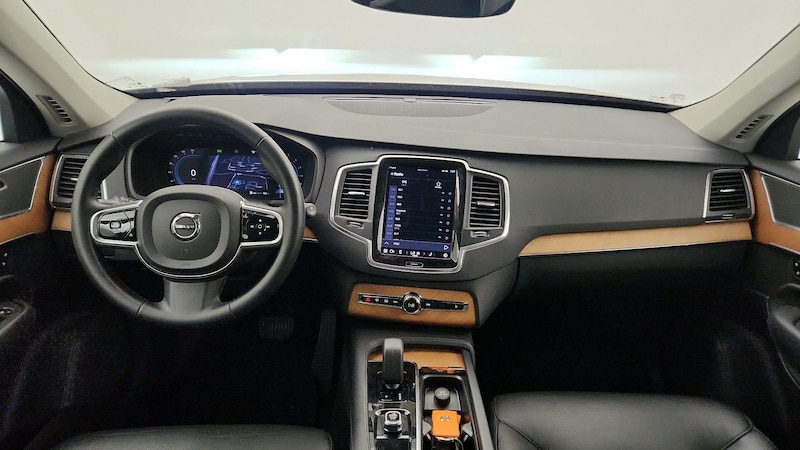 2023 Volvo XC90 B6 Core 9