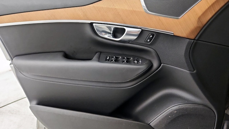 2023 Volvo XC90 B6 Core 12