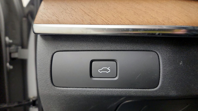 2023 Volvo XC90 B6 Core 13