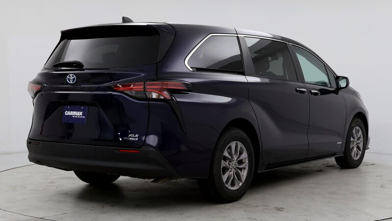 2021 Toyota Sienna XLE 8